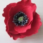 Pega pétalos grandes 1-2 mm más bajo