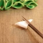 Luego también haz un pétalo blanco