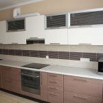 La combinación de azulejos en varios colores.