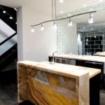 Azulejos de espejo en la cocina