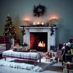 Acogedor salón con chimenea