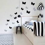 Diferentes mariposas en el dormitorio