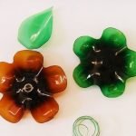 Desde abajo hacemos una flor para decorar