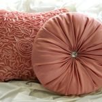 Almohadas cuadradas y redondas