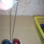 Revuelva bolas grandes en la base, luego las más pequeñas