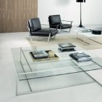 Mesa cuadrada de vidrio