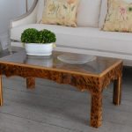 La combinación de vidrio y madera.