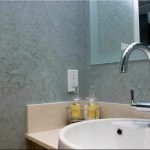 Estuco veneciano en el interior del baño.