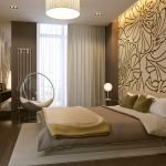 Decoración de dormitorio en beige y marrón.
