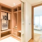 Proyecto de vestuario de esquina