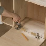 Instalación de puertas de cocina.