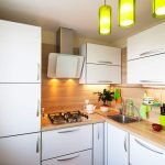 Arreglo de muebles y electrodomésticos de cocina.