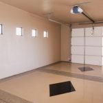 Opciones para decorar paredes en el garaje