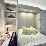 Lámpara sobre la mesa