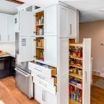 Muebles blancos en la cocina.
