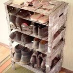 Caja de zapatos hecha de cajas de madera