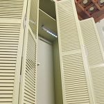 Puertas de acordeón para el armario.