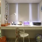 Reloj sobre la mesa