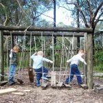 Parque infantil de bricolaje para niños en el país