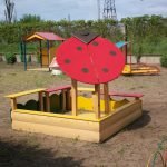 Parque infantil de polipropileno.