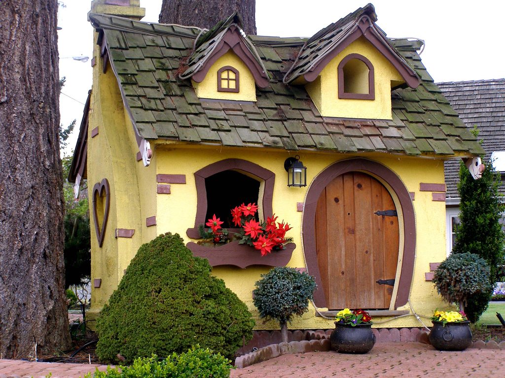 Decoración de cuento de hadas de la fachada