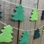 Árboles de navidad hechos de fieltro