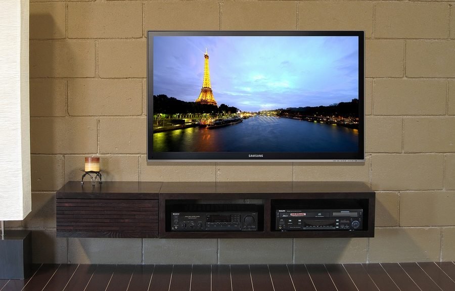 Com penjar un televisor a la paret