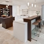 Bar cocina entre la cocina