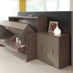 Cama convirtiéndose en una mesa