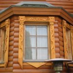 Bandas de madera talladas para una casa de madera.