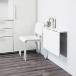 Silla junto a la pared