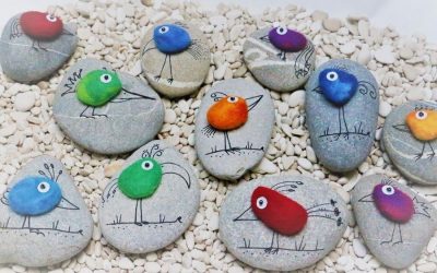Artesanías de piedras y guijarros.