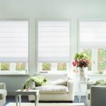 Cortinas de luz en el interior.