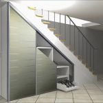 Escalera con baranda de hierro