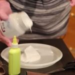 Vierte pintura en un plato