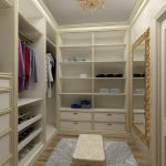 Vestidor con espejo