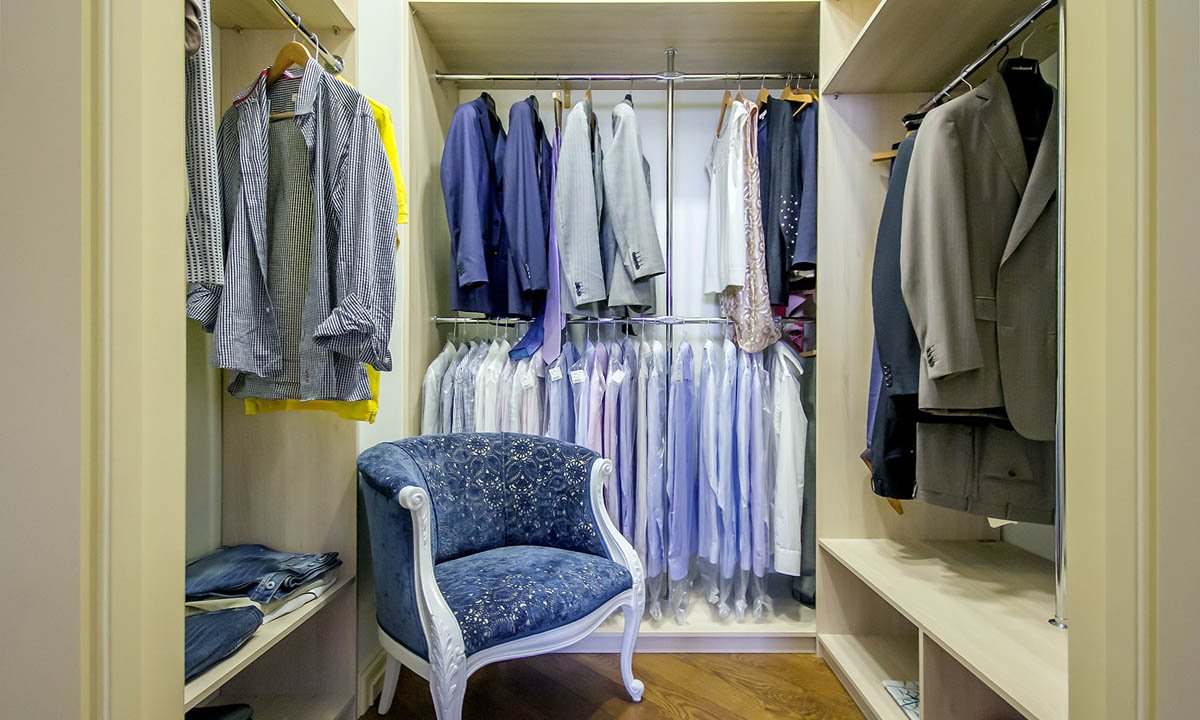 Svlačionica s foteljom