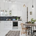 Piso blanco en la cocina