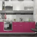 Cocina con fachada combinada.