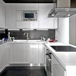 Cocina de esquina blanca