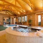 Piscina con jacuzzi