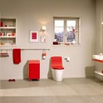 Rojo en el interior del baño