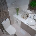 Interior de un baño pequeño