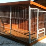 Aviario para un perro en el país