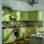 Cocina verde en el interior