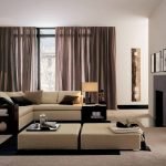 Muebles beige en el interior del salón.