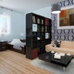 Estanterías entre dormitorio y sala de estar.