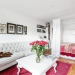 Zonificación de un apartamento tipo estudio con textiles.
