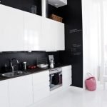 Piso blanco en la cocina