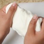 Porcelana fría en las manos